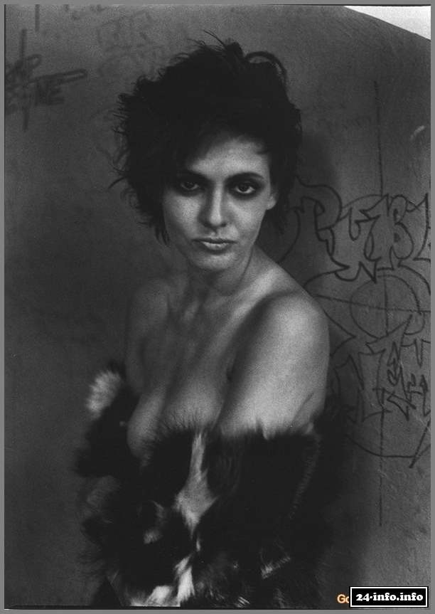 Сиськи, есек және киска бейне Үйдегі жалаңаш фотосуреттер