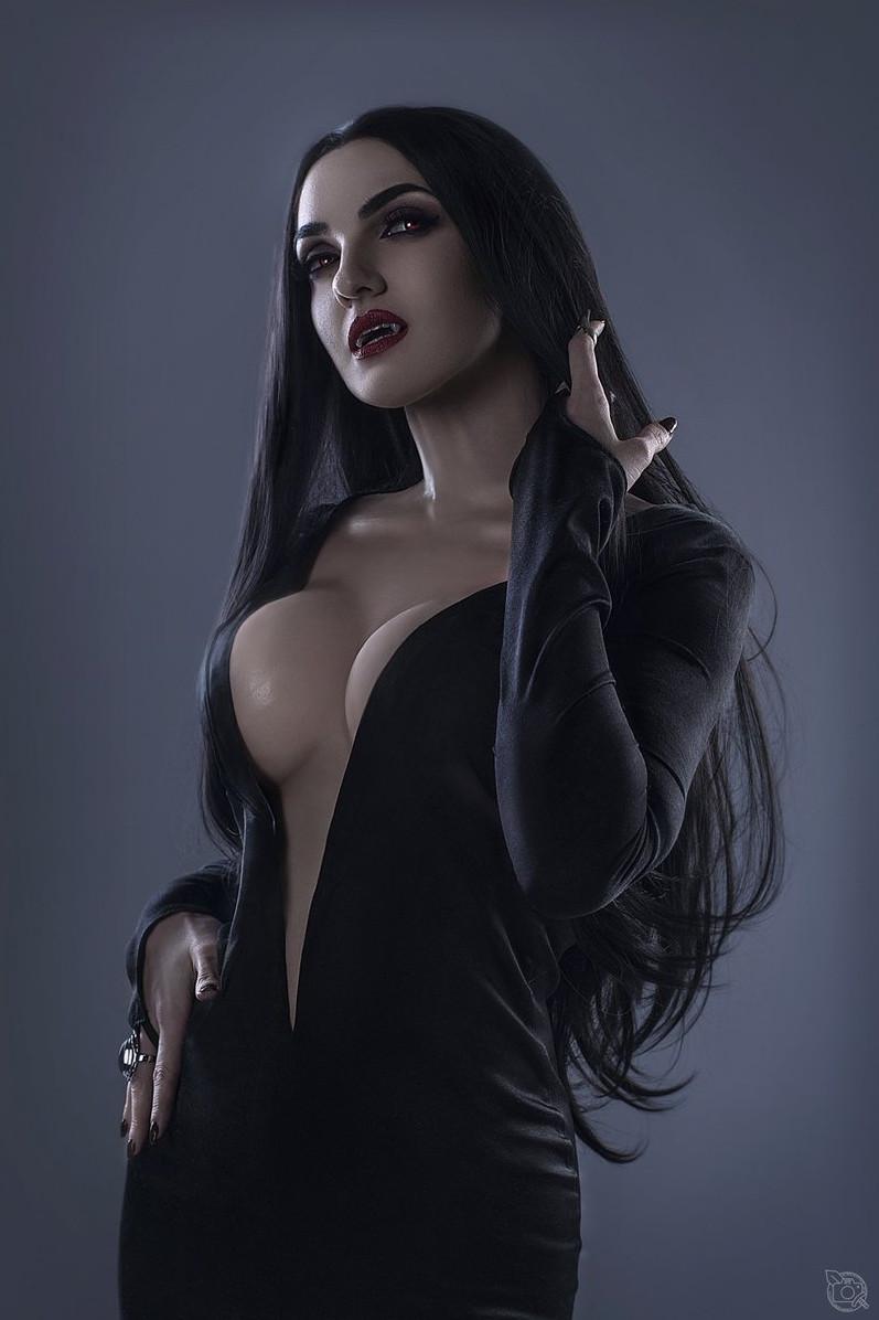 Орта жастағы қисық порно бар әйелдер