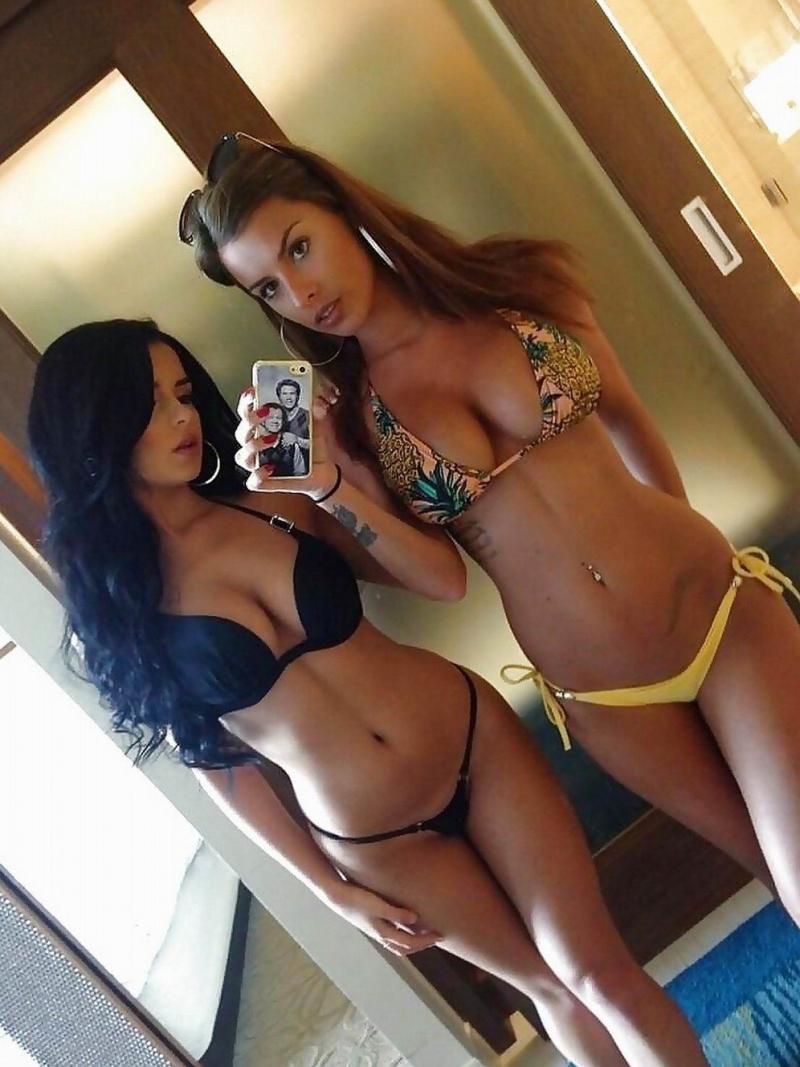 Жалаңаш эротикалық брюнеткалар