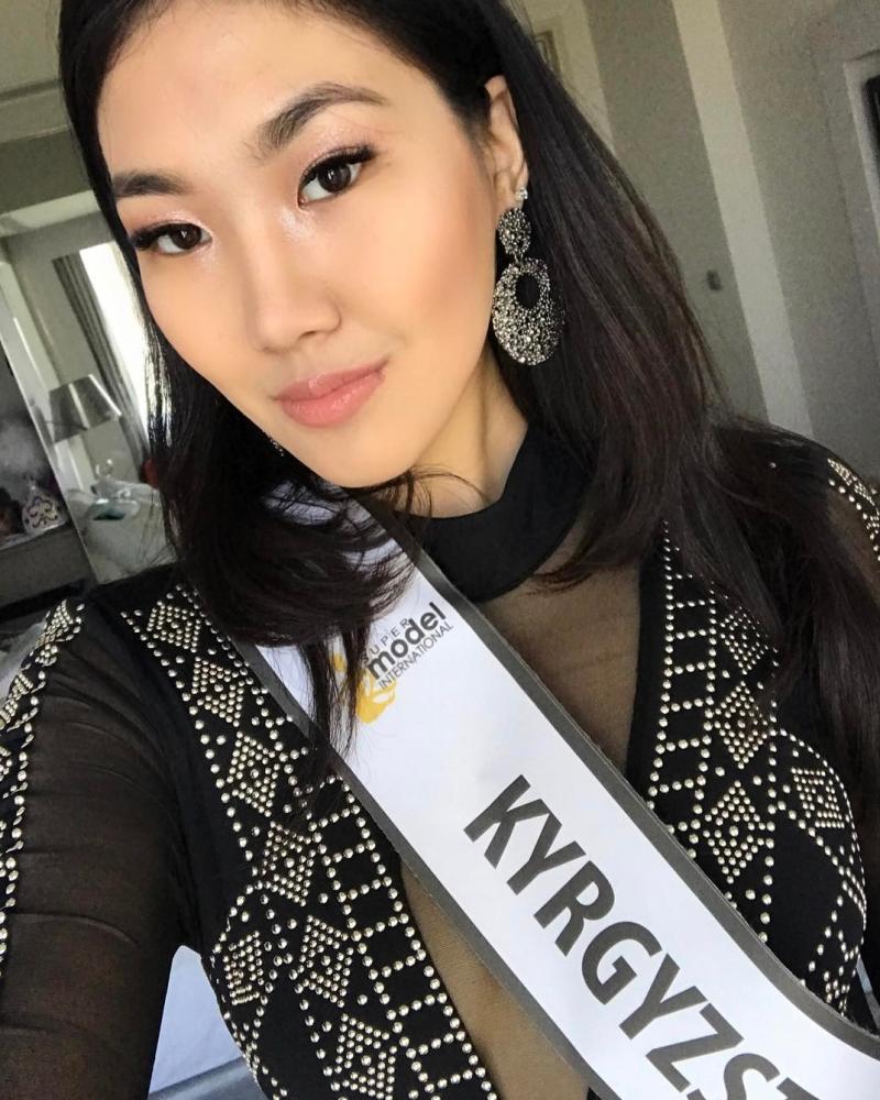 Түрмедегі лесбияндық секс Жігіт саусақтарымен қыздың мысығынан сипады