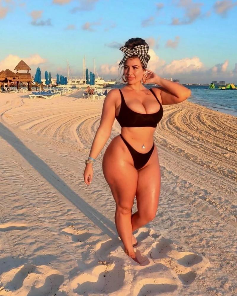 Леггинстердегі тамаша брюнеткамен жыныстық қатынасты қараңыз Үлкен сиськи секс