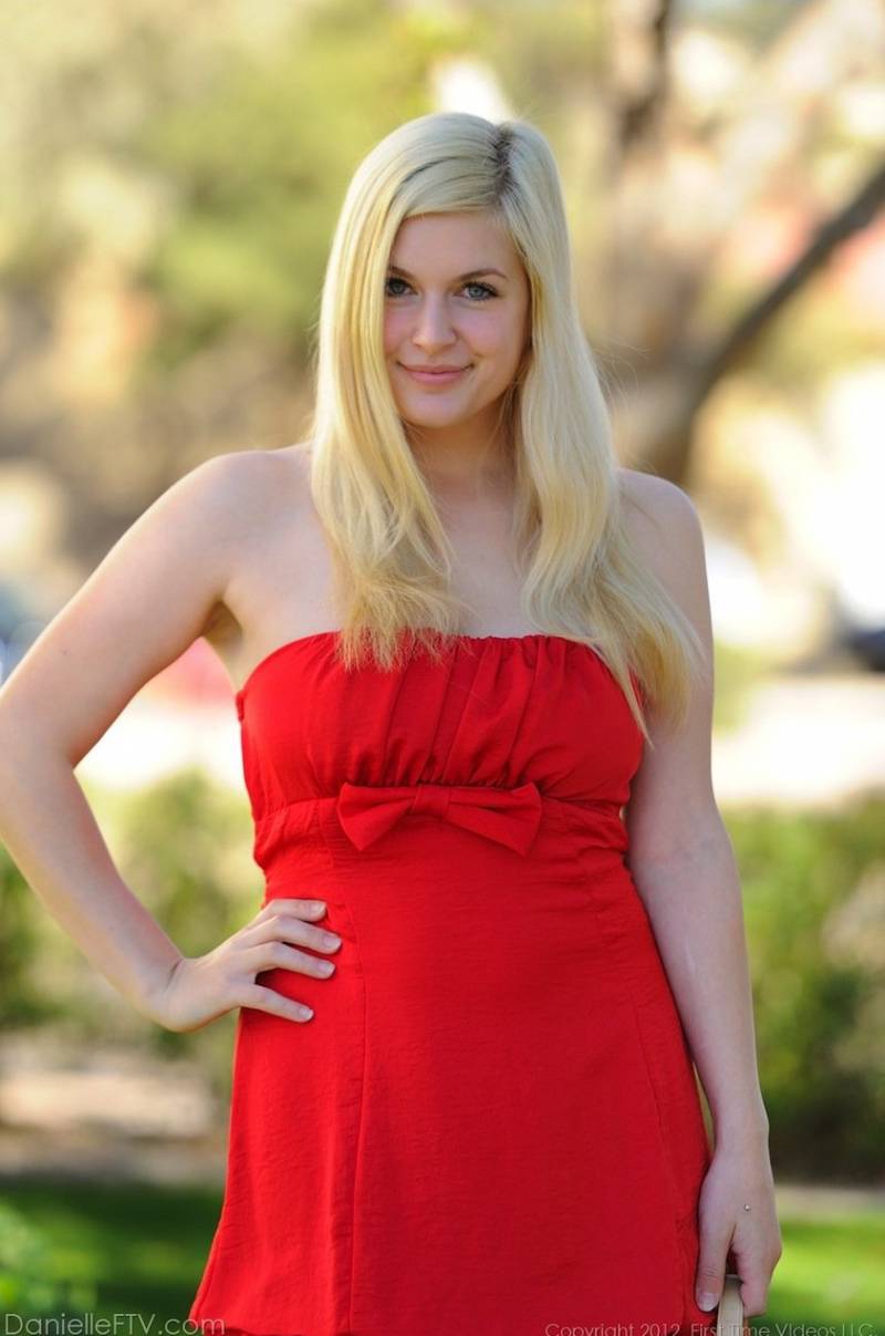 Фото - Модель: Danielle Delaunay