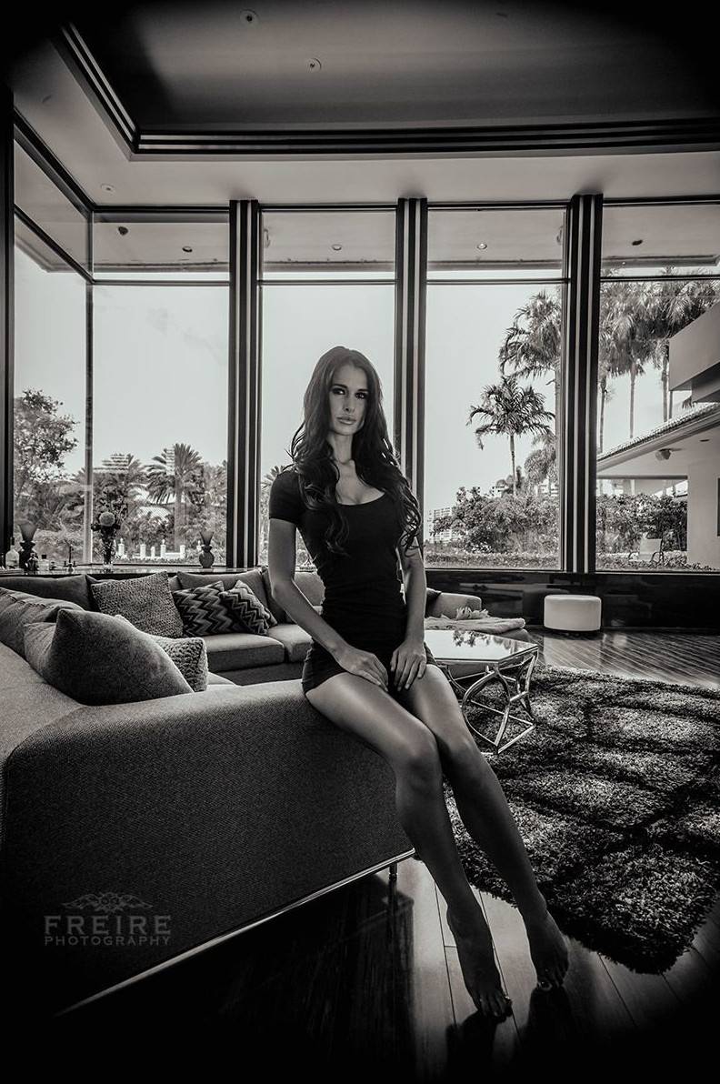 Фото - Модель: Nessa Shine