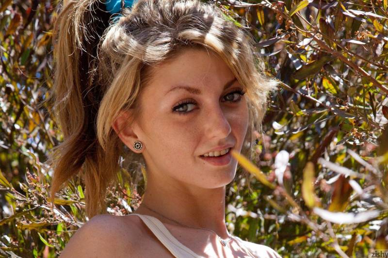 Фото - Модель: Staci Silverstone